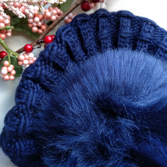 🍒NWT🍒WOOL BLEND BERET WITH JUMBO POM - Picture 8 of 10